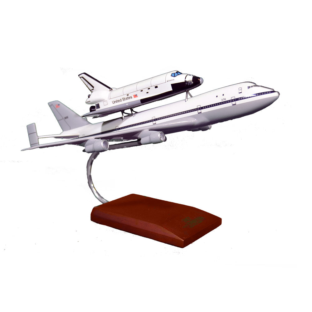 Executive Series B-747 with Shuttle 1/200 Model
